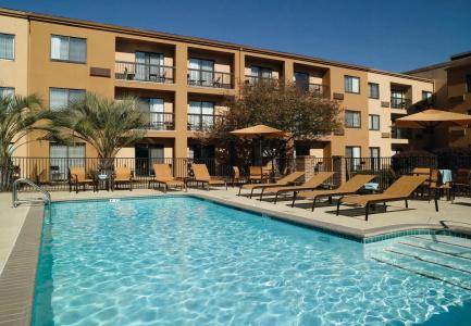 Courtyard by Marriott - 10