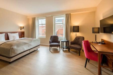 Best Western Plus Excelsior - 61