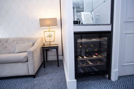 The Waldorf Hilton - 6