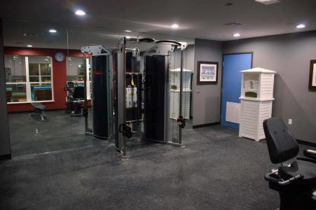 Best Western Plus Airport Inn & Suites - 16