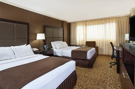 Crowne Plaza, An Ihg - 2
