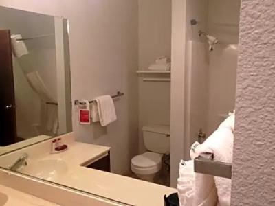 Ramada by Wyndham Portland Airport - 32