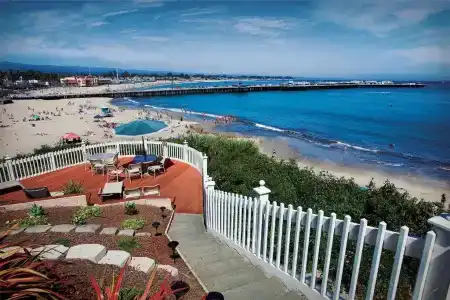 Sea & Sand Inn - 12