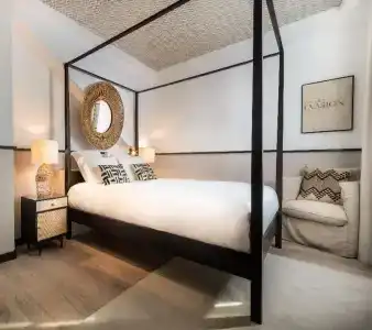 Maisons du Monde Hôtel & Suites - La Rochelle Vieux Port - 86