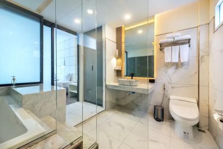 Qiu Sukhumvit - 156