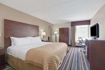 Wyndham Garden Charlotte Executive Park - 34