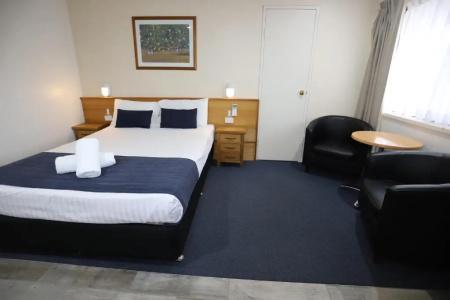 Reign Inn - 106