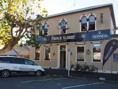 The Prince Albert Backpackers & Bar - 0