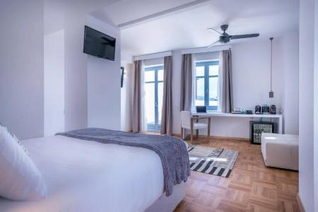 Shapes Luxury Suites - 109