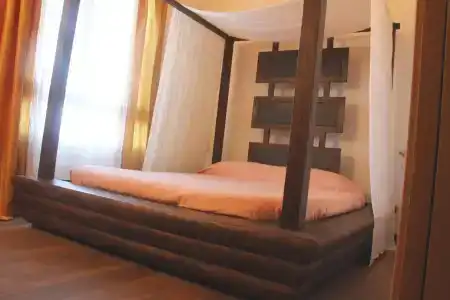 Bombyx Inn - 2