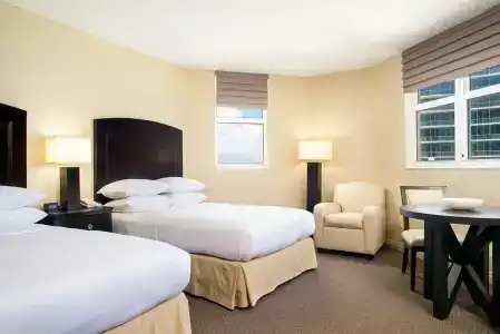 DoubleTree by Hilton Ocean Point - North Miami Beach - 5
