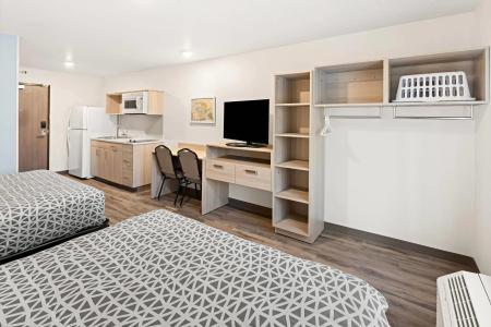 Comfort Suites - 8