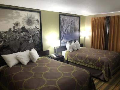 Super 8 by Wyndham/Wanamaker RD/I-70 - 23