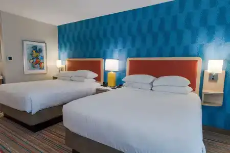 Howard Johnson by Wyndham Anaheim & Water Playground - 2