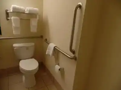 Home Inn & Suites - 10