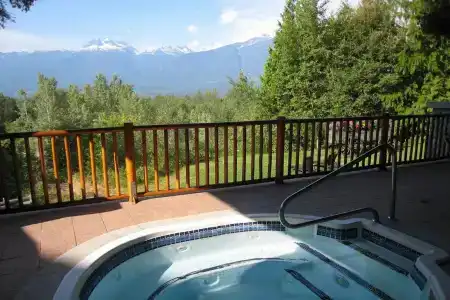 Coast Hillcrest - 18