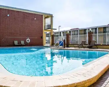 Quality Inn Airport - Cruise Port - 16