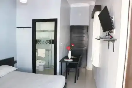Jade - 18