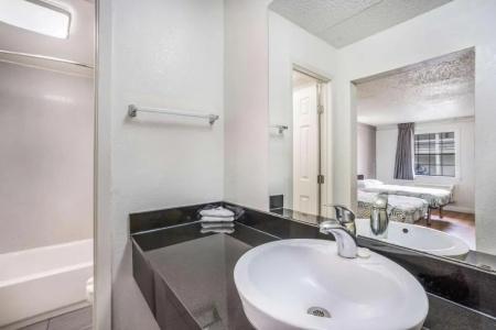 6-Dallas, TX - Market Center - 40