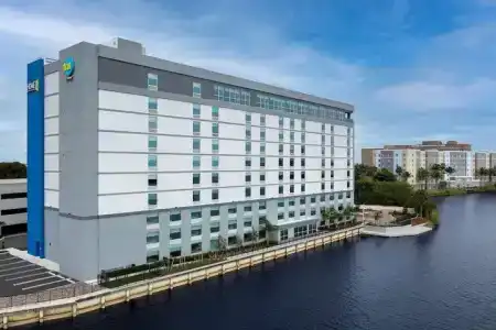 Home2 Suites By Hilton Miami Airport South Blue Lagoon - 37
