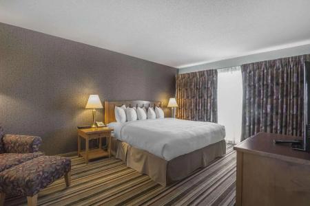 DoubleTree by Hilton North - 60