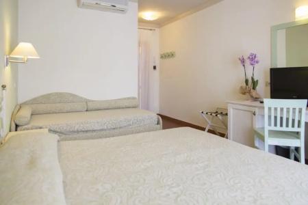Blu Laconia Village - 26