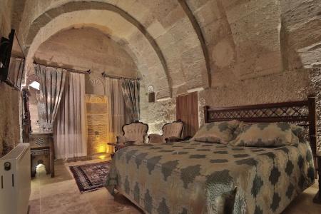 Shoestring Cave House - 14