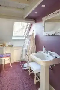 b&b In - 16