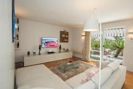 Garden Apartment - 123