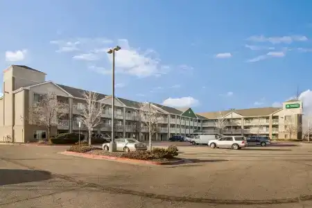 HomeTowne Studios by Red Roof Denver - Airport/Aurora - 13