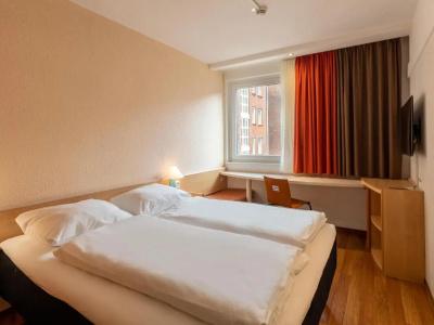 ibis Duisburg Hauptbahnhof - 9
