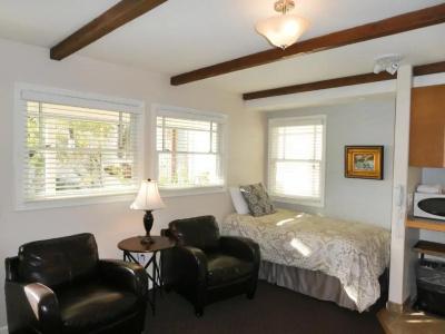Briarwood Inn - 136