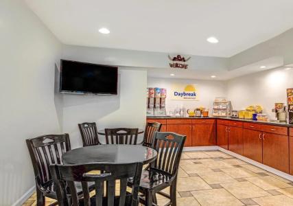 Days Inn by Wyndham Austin/University/Downtown - 16