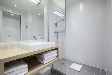 Kyriad Paris 18 - Porte de Clignancourt - Montmartre - 53