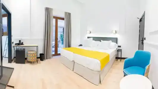 Boutique Puerta de las Granadas - 91