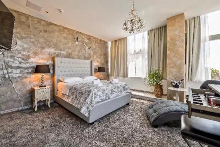 Prima Luce Downtown - Mag Quaint & Elegant Boutiques - 29