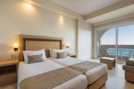 Alexandra Beach Resort & Spa - 44