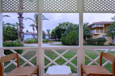 Euphoria Palm Beach Resort - 7