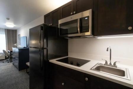 Oxford Suites Portland - Jantzen Beach - 47