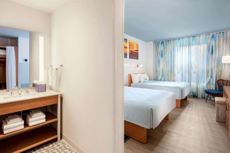 Universal’s Endless Summer Resort – Dockside Inn and Suites - 10