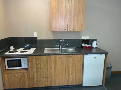 Allan Court - 22