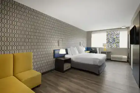 Glō Best Western Nashville Airport West - 53