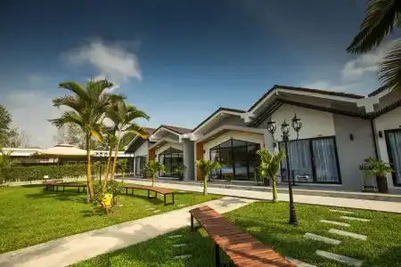 Sandy Clay Bungalows - 23