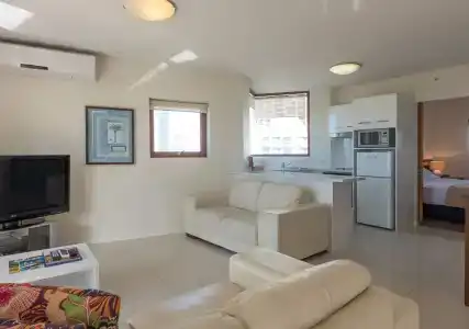 Broadbeach Savannah - 27
