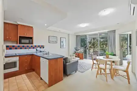 Crystal Bay On The Broadwater - 170