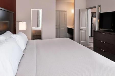 Staybridge Suites - - 31
