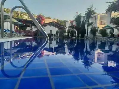 Paradise Apart - 10