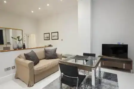 Queensgate Court - 324