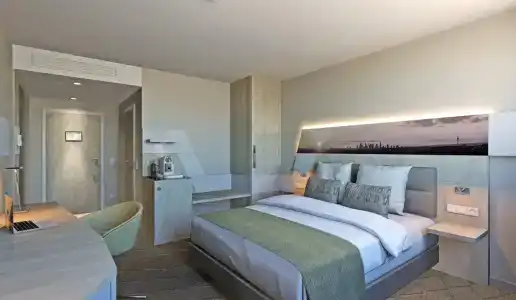 Holiday Inn Frankfurt Airport, An Ihg - 10