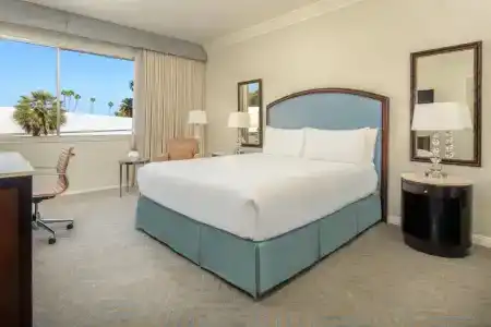 The Beverly Hilton - 54